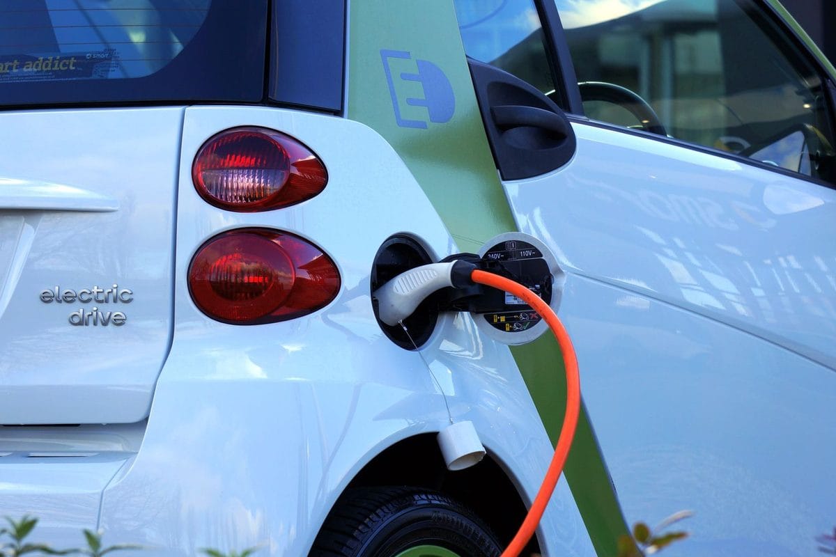 Why Your EV Charger Slows to a Crawl Past 80 Percent — And How to Plan a Road Trip Around It